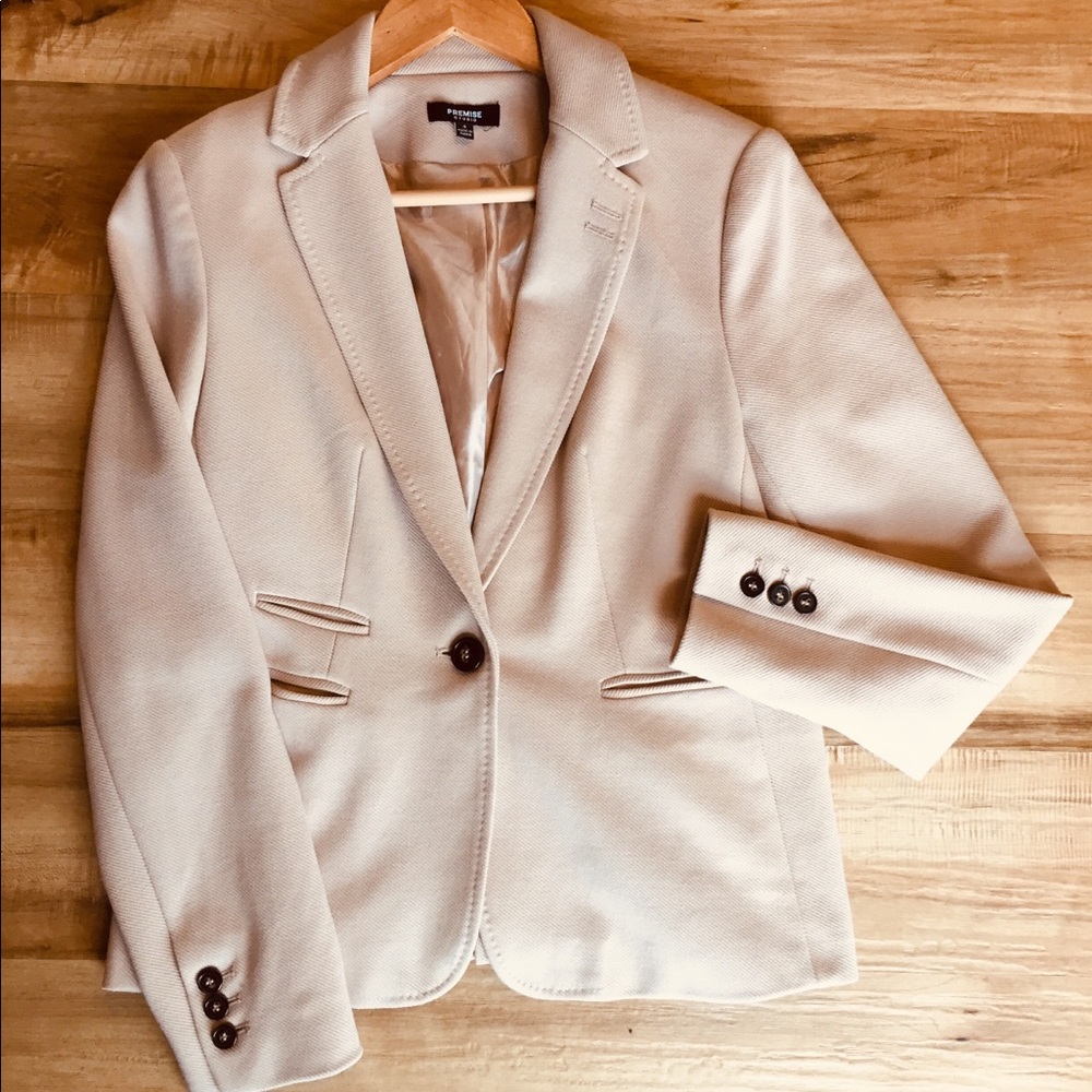 FALL 🍁🍂 Tan Blazer